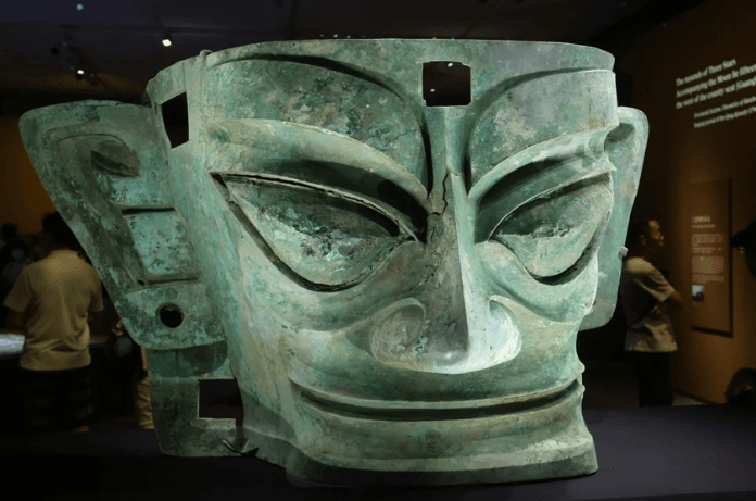 bronze item identified in Mysterious Sanxingdui Ruins